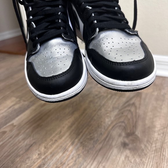 Jordan 1 Retro High OG “Silver Toe” Youth 7Y Men's 7 - Picture 7 of 7